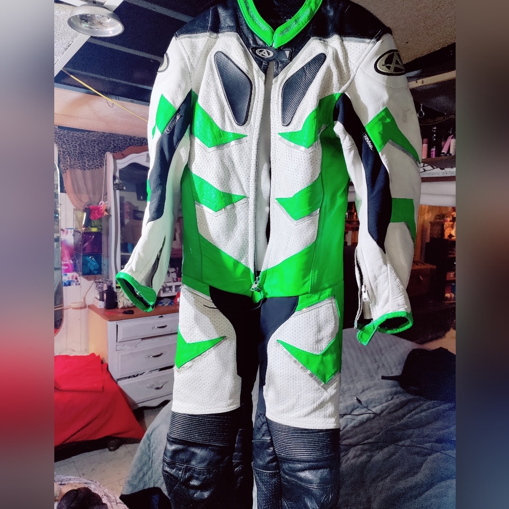 one piece leather motorcycle/ racing bike suit